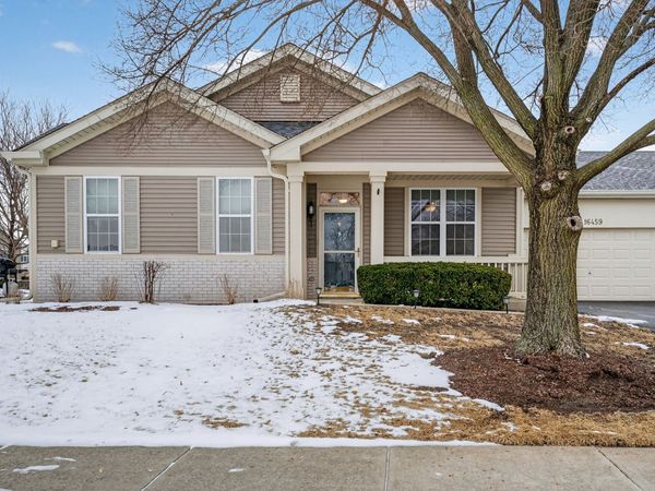 16459 Buckner Pond Way, Crest Hill, IL 60403