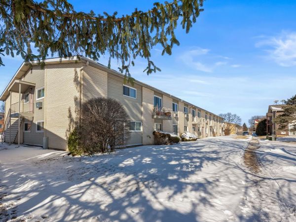 8888 Steven Drive, Unit 1H, Des Plaines, IL 60016