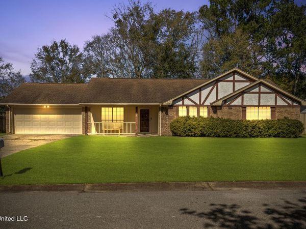 825 Bilglade Drive, Biloxi, MS 39532