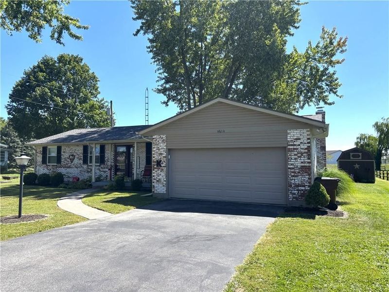 4614 W Wenger Road, Clayton, OH 45315 Photo 2