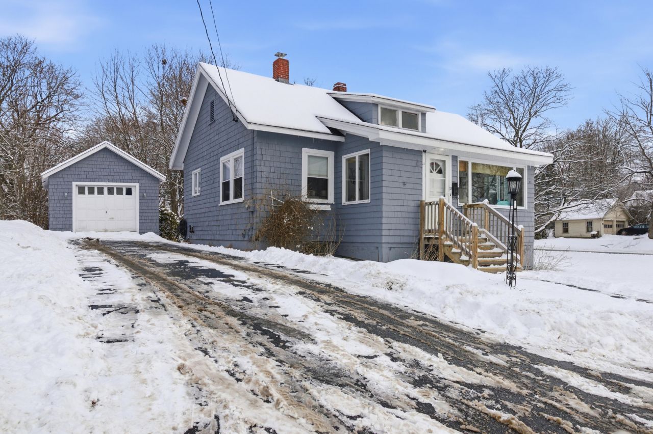 13 Longwood Avenue, Augusta, ME 04330 Main Photo