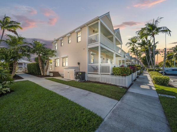 7026 Harbor Village Drive, Duck, FL 33050