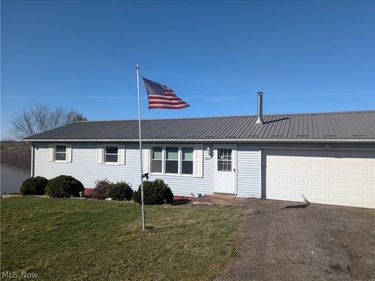 3865 Seeman Street SW, East Sparta, OH 44626