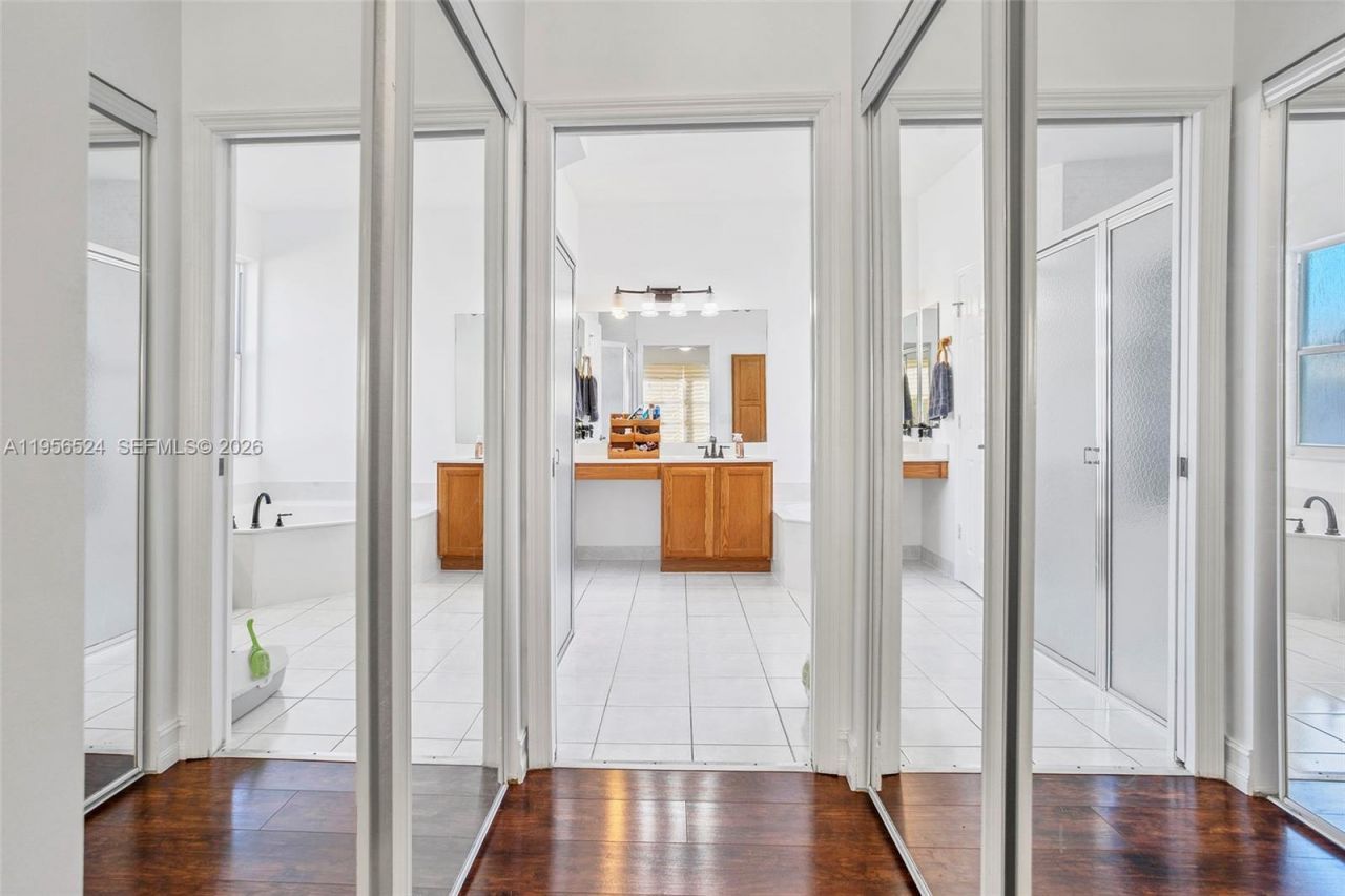 2023 NW 141st Ave, Pembroke Pines, FL 33028 Photo