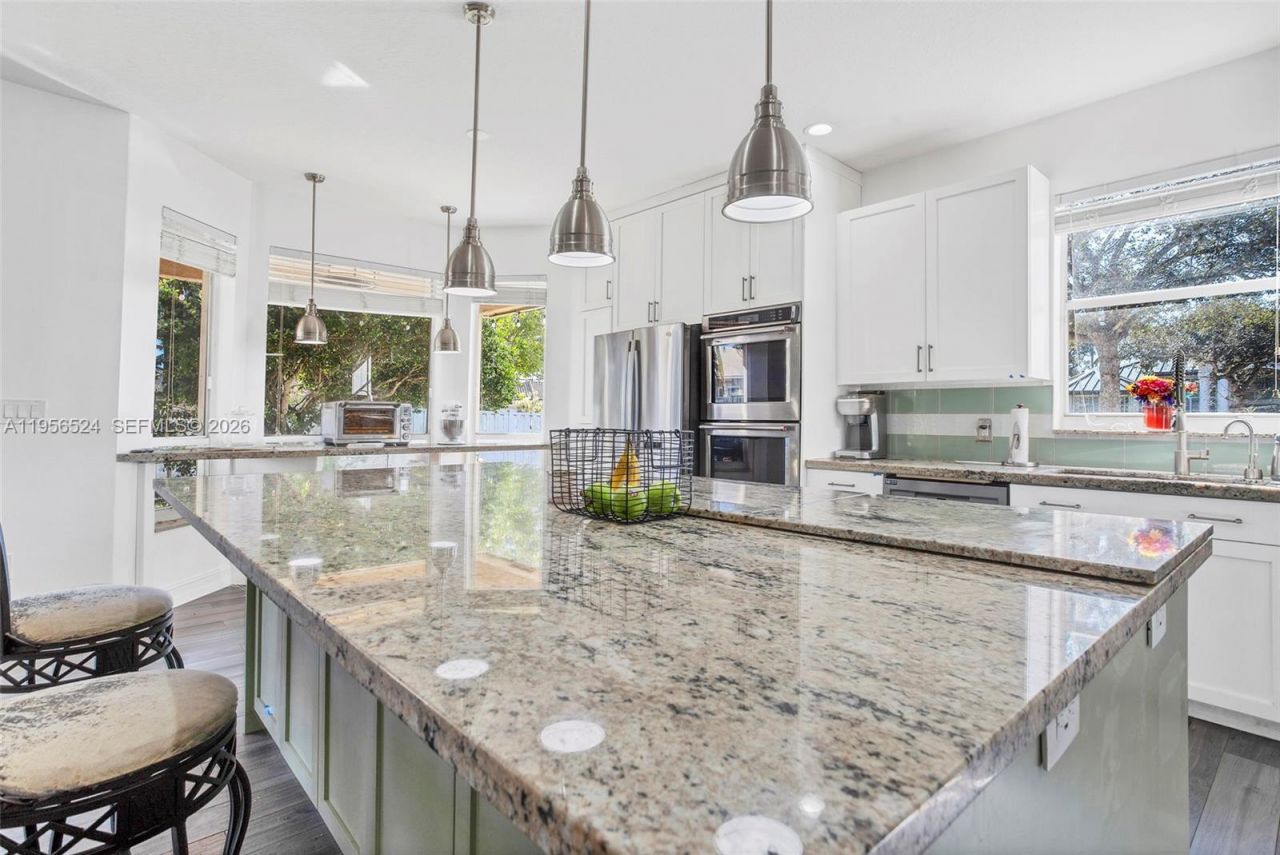 2023 NW 141st Ave, Pembroke Pines, FL 33028 Photo