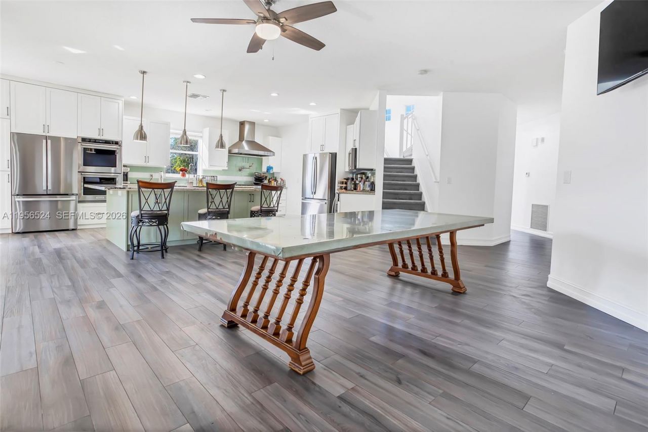 2023 NW 141st Ave, Pembroke Pines, FL 33028 Photo