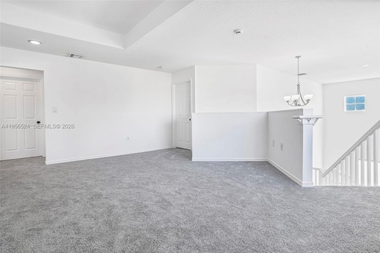 2023 NW 141st Ave, Pembroke Pines, FL 33028 Photo