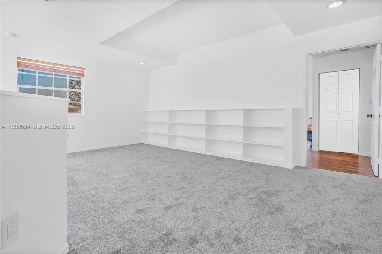 2023 NW 141st Ave, Pembroke Pines, FL 33028 Photo