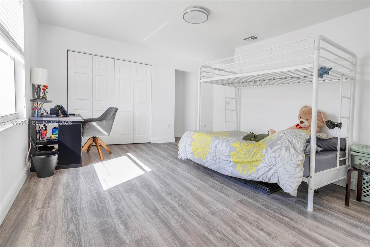 2023 NW 141st Ave, Pembroke Pines, FL 33028 Photo