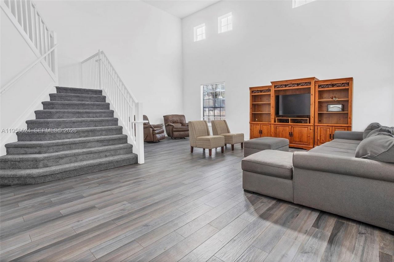 2023 NW 141st Ave, Pembroke Pines, FL 33028 Photo