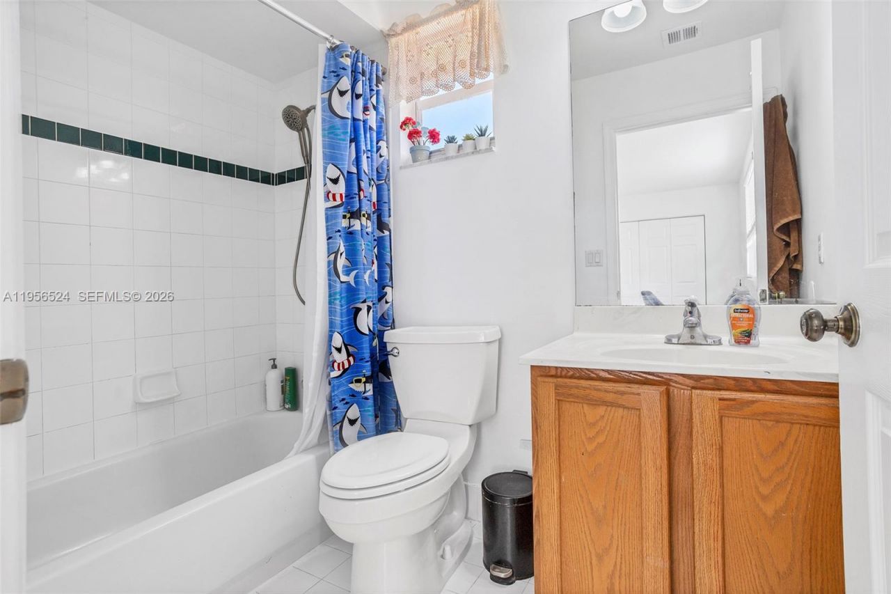 2023 NW 141st Ave, Pembroke Pines, FL 33028 Photo