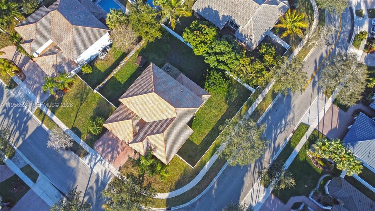 2023 NW 141st Ave, Pembroke Pines, FL 33028 Photo