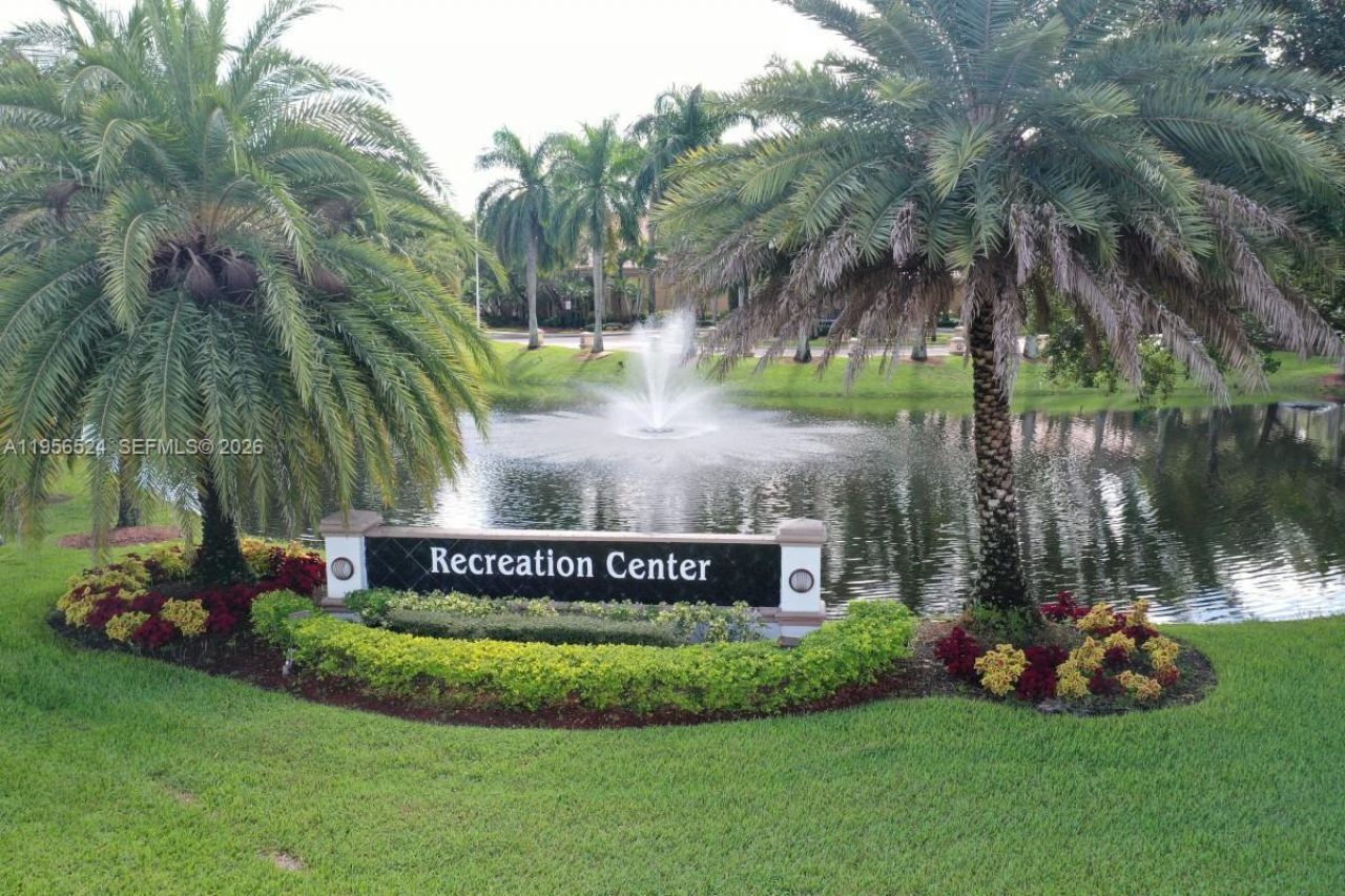 2023 NW 141st Ave, Pembroke Pines, FL 33028 Photo