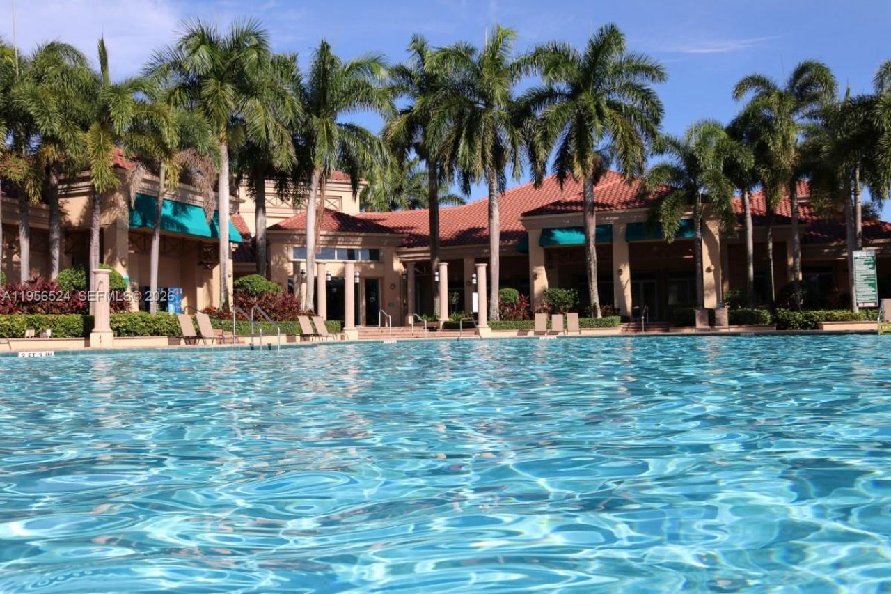 2023 NW 141st Ave, Pembroke Pines, FL 33028 Photo