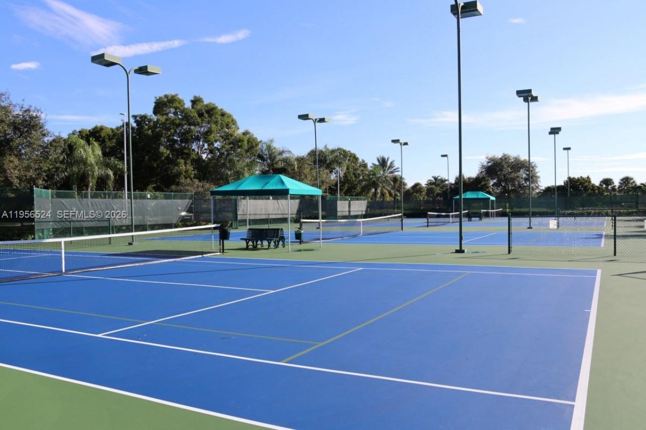 2023 NW 141st Ave, Pembroke Pines, FL 33028 Photo