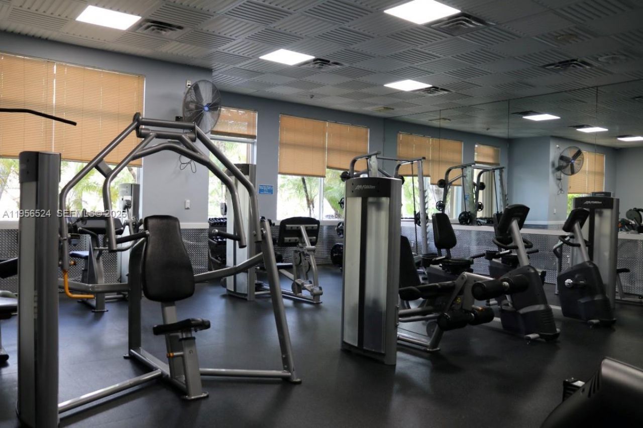 2023 NW 141st Ave, Pembroke Pines, FL 33028 Photo