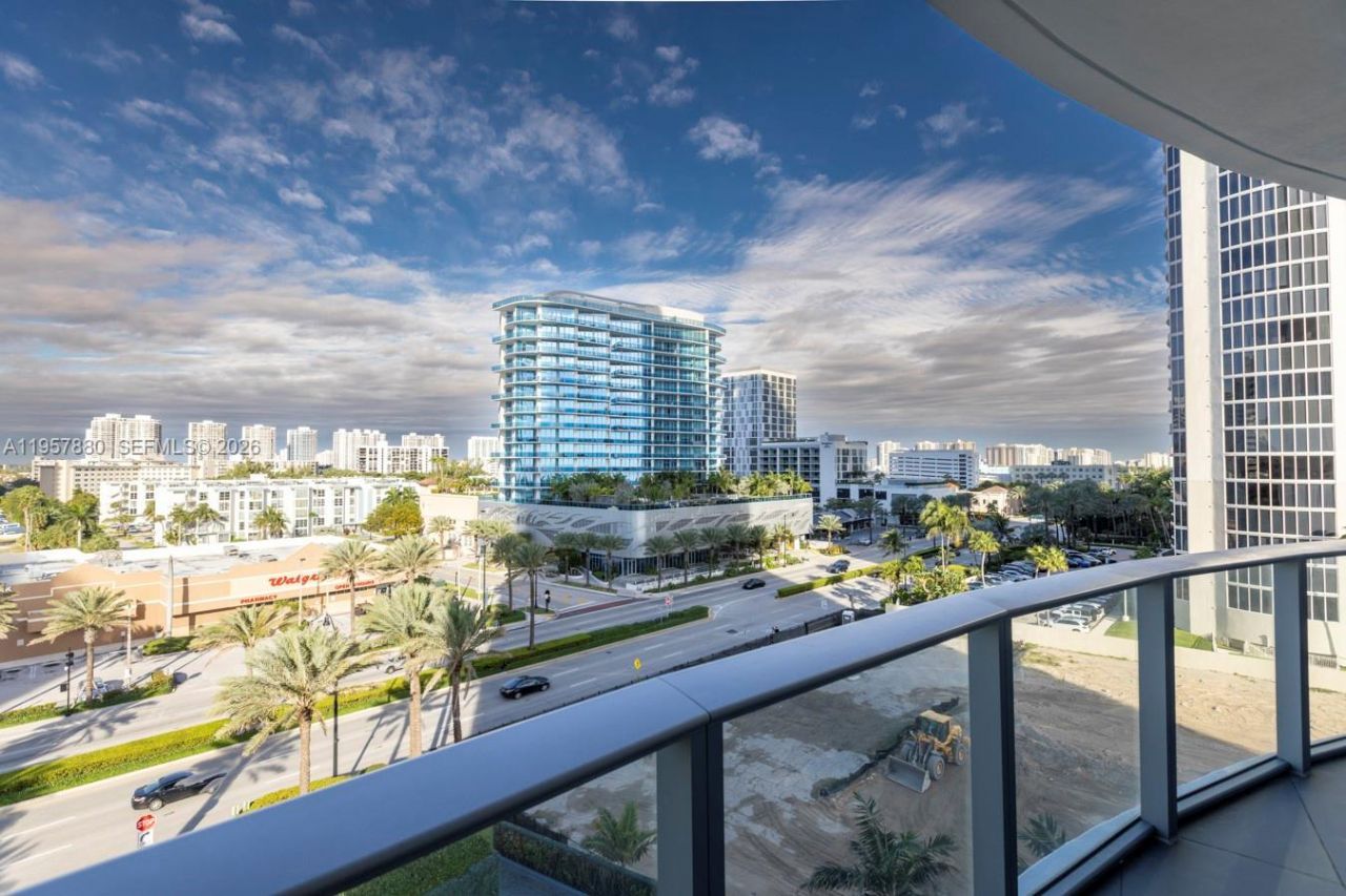 17475 Collins Ave, Unit 304, Sunny Isles Beach, FL 33160 Photo