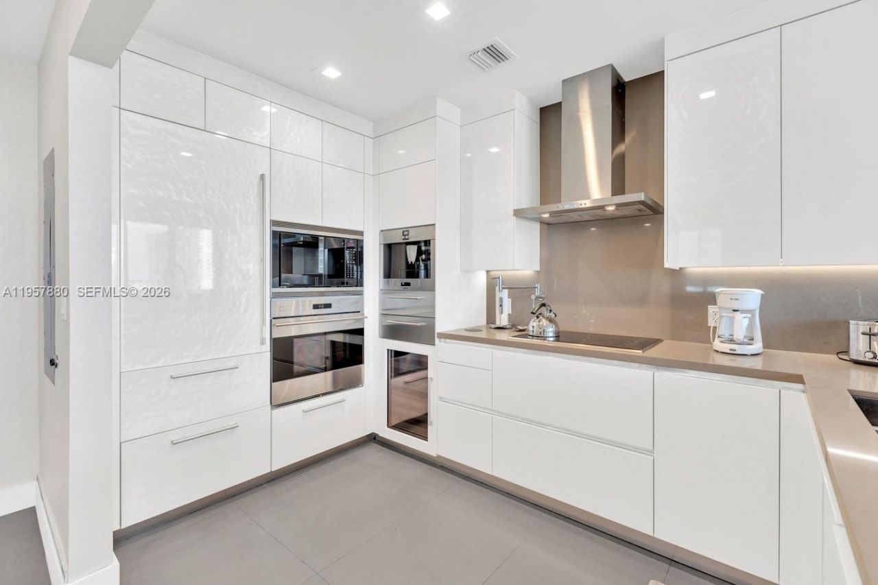 17475 Collins Ave, Unit 304, Sunny Isles Beach, FL 33160 Photo