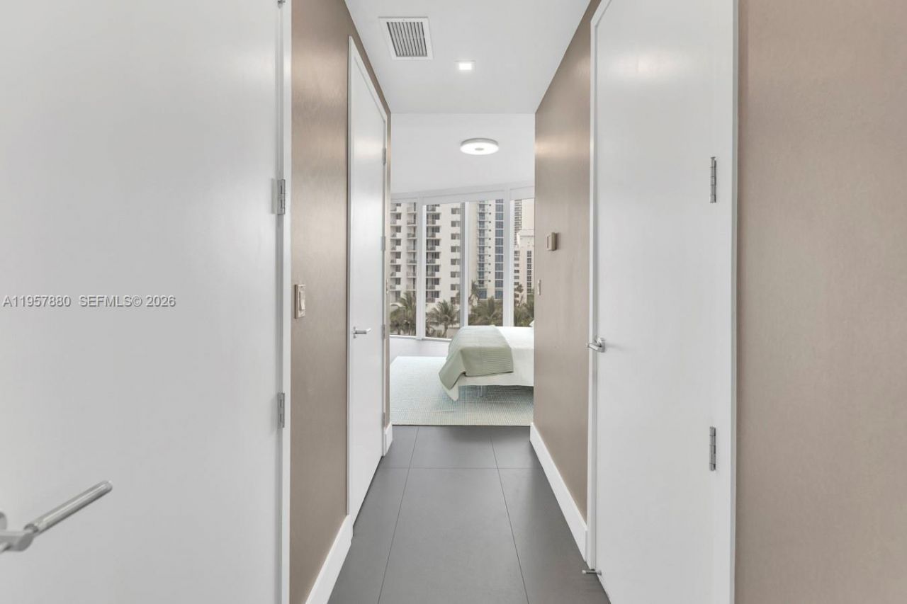 17475 Collins Ave, Unit 304, Sunny Isles Beach, FL 33160 Photo