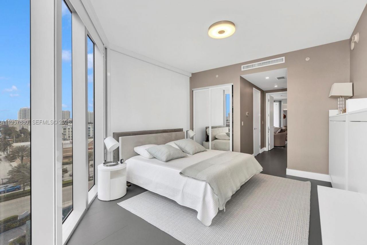 17475 Collins Ave, Unit 304, Sunny Isles Beach, FL 33160 Photo