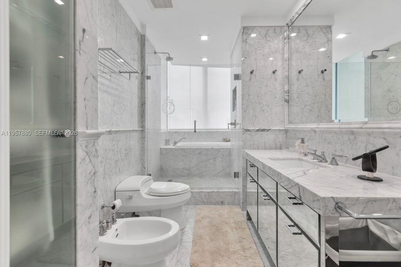 17475 Collins Ave, Unit 304, Sunny Isles Beach, FL 33160 Photo