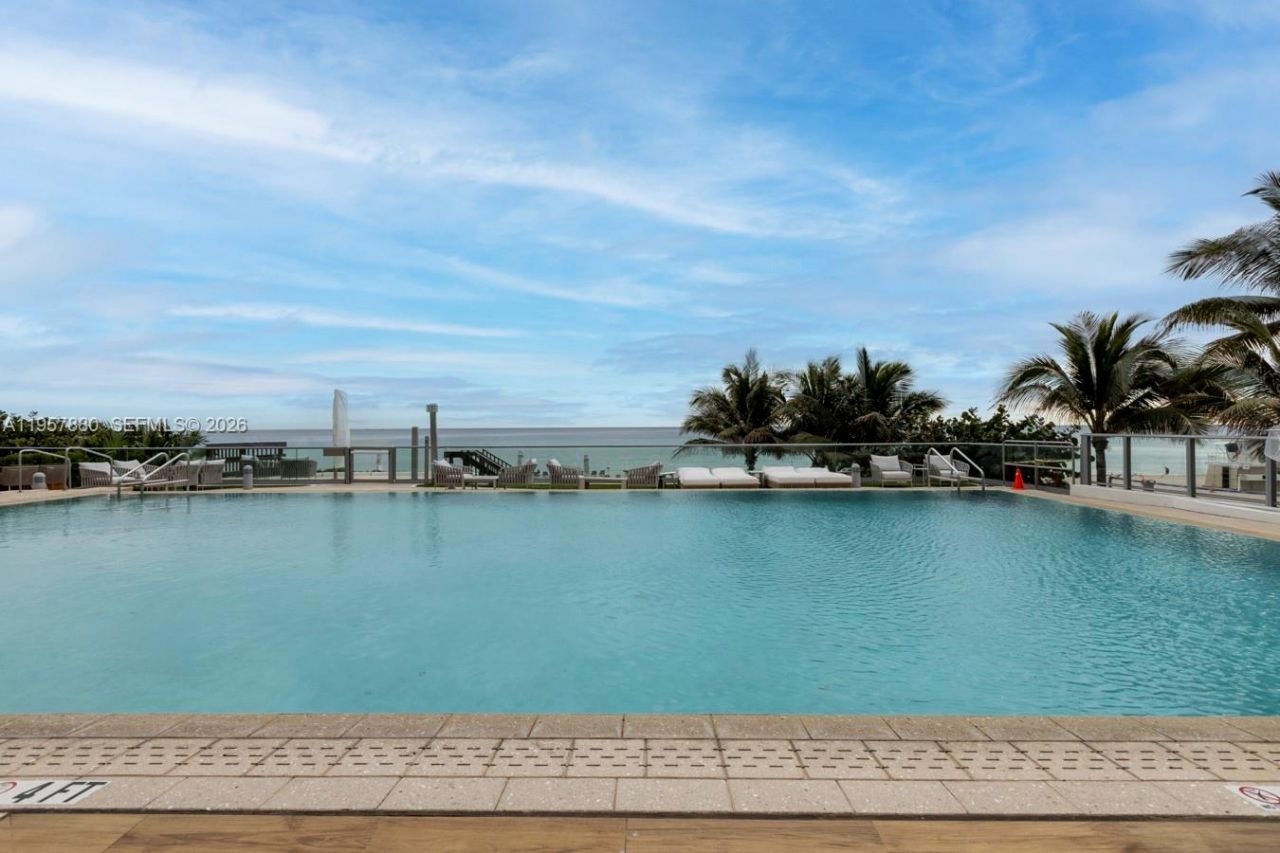 17475 Collins Ave, Unit 304, Sunny Isles Beach, FL 33160 Photo