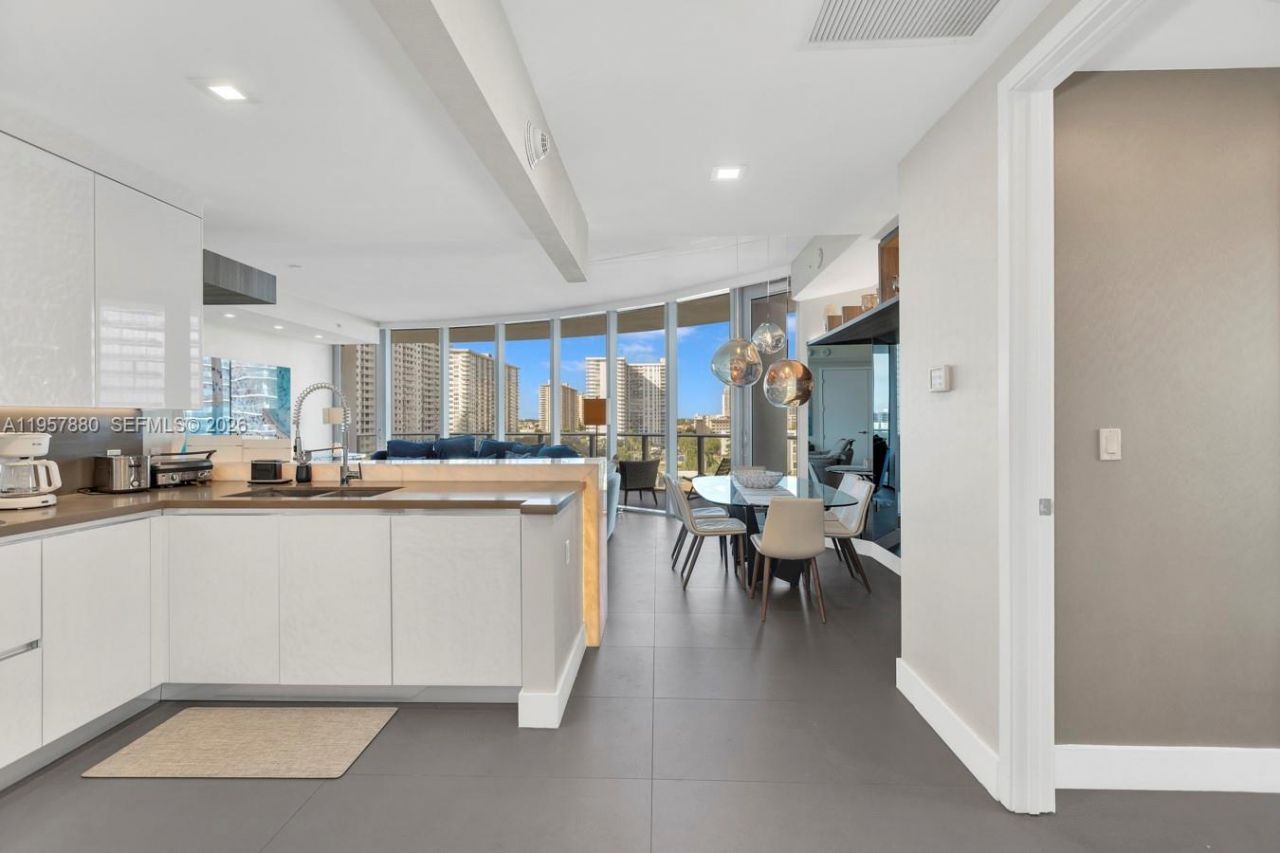 17475 Collins Ave, Unit 304, Sunny Isles Beach, FL 33160 Photo