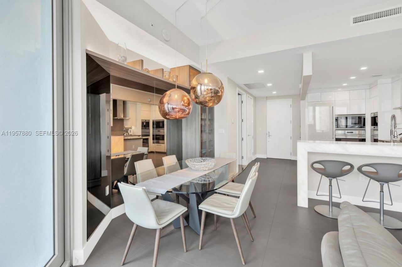 17475 Collins Ave, Unit 304, Sunny Isles Beach, FL 33160 Photo