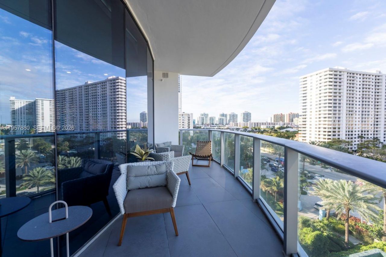 17475 Collins Ave, Unit 304, Sunny Isles Beach, FL 33160 Photo