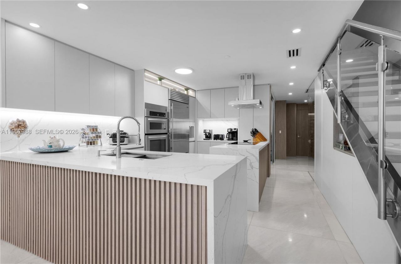 2950 NE 188th St, Unit 122, Aventura, FL 33180 Photo