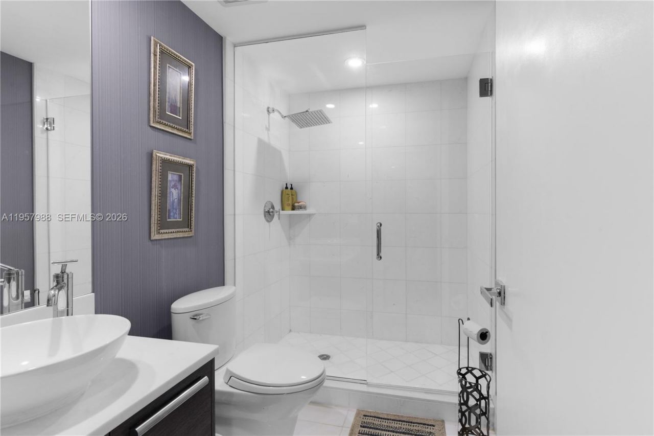 2950 NE 188th St, Unit 122, Aventura, FL 33180 Photo