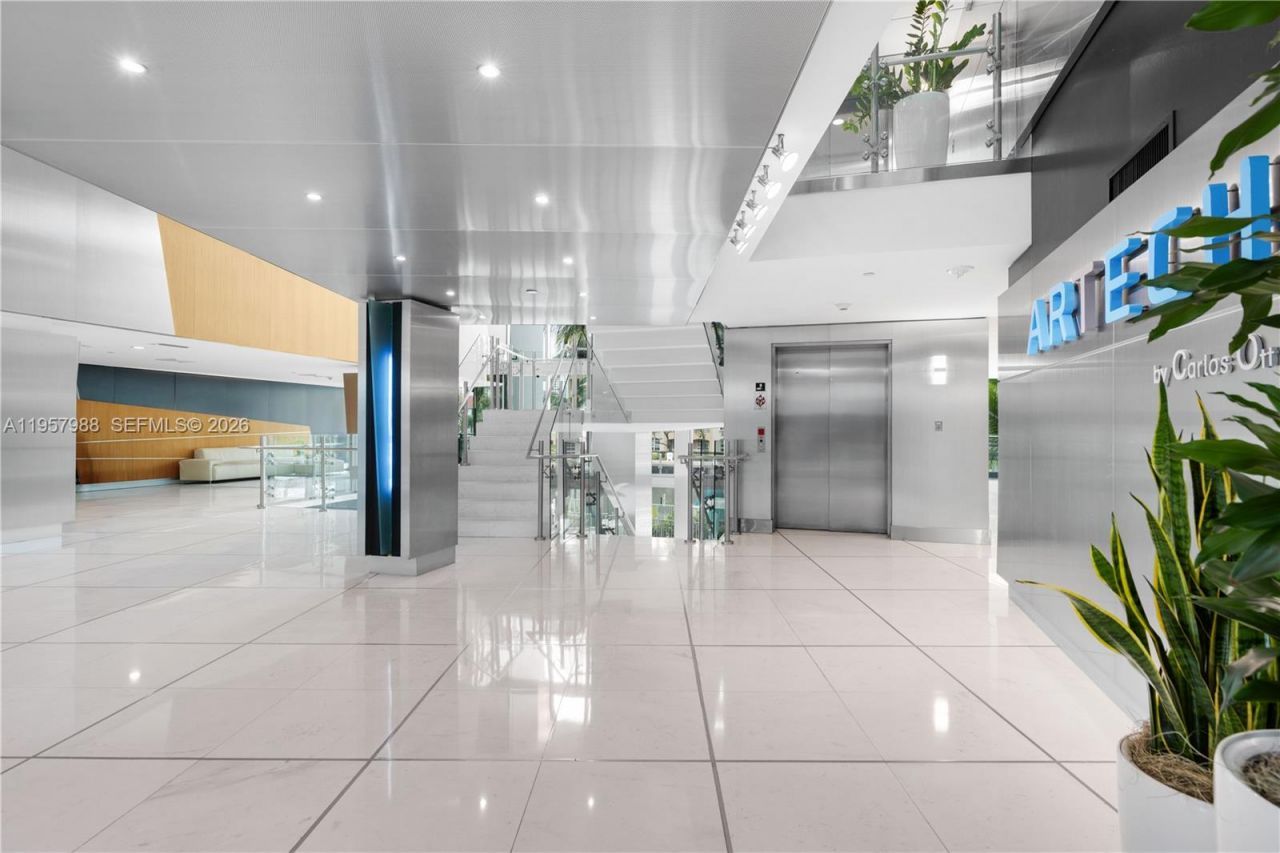 2950 NE 188th St, Unit 122, Aventura, FL 33180 Photo