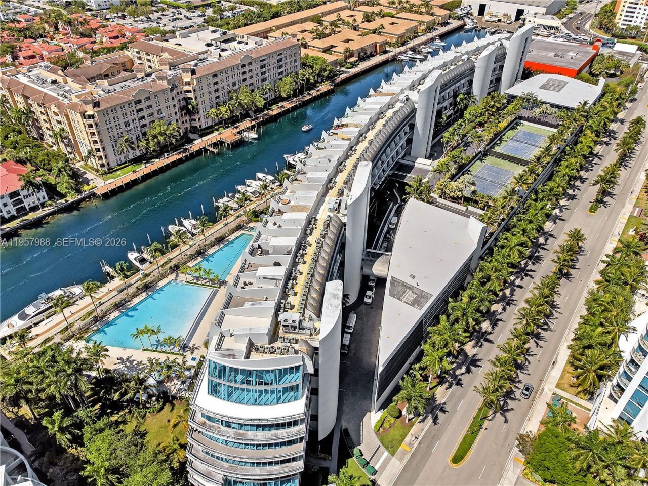 2950 NE 188th St, Unit 122, Aventura, FL 33180 Photo