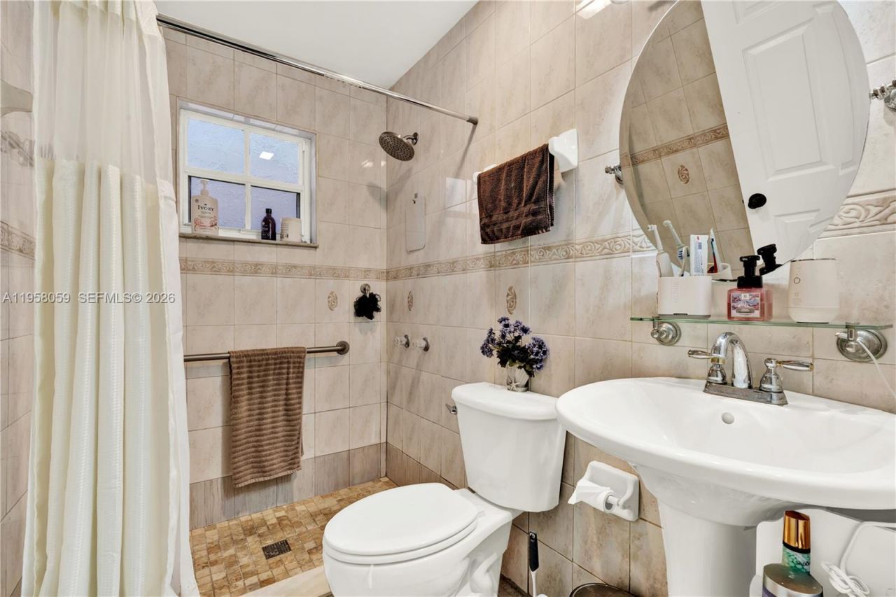 7462 W 29th Way , Hialeah, FL 33018 Photo