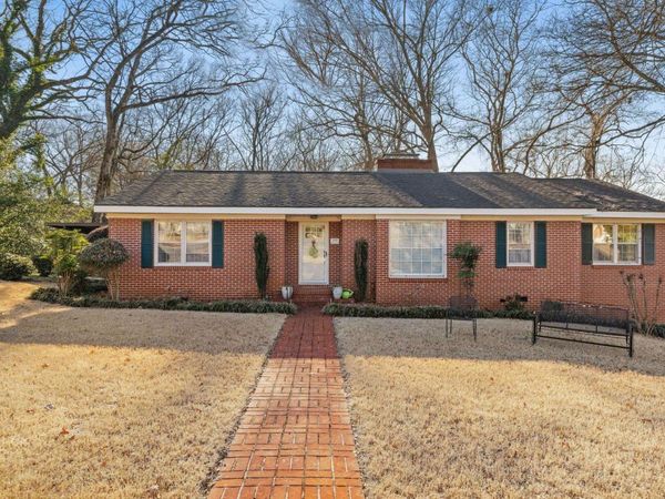 101 Lakewood Dr, Sheffield, AL