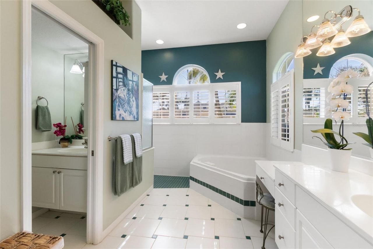 4743 Spinnaker Drive, Bradenton, FL 34208 Photo