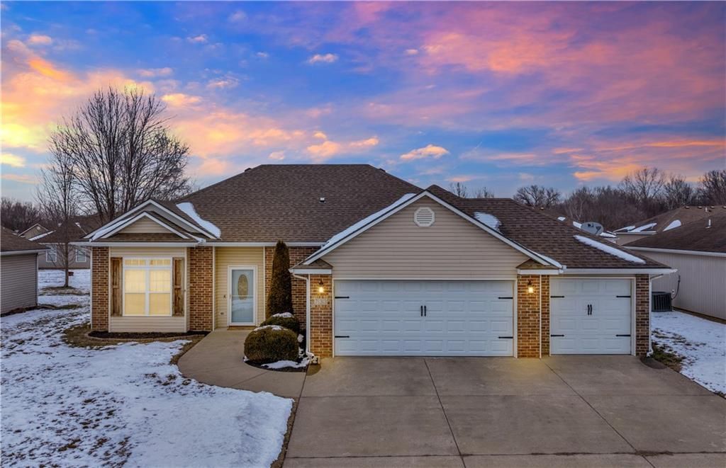 733 Burlington Road, Warrensburg, MO 64093 Main Photo