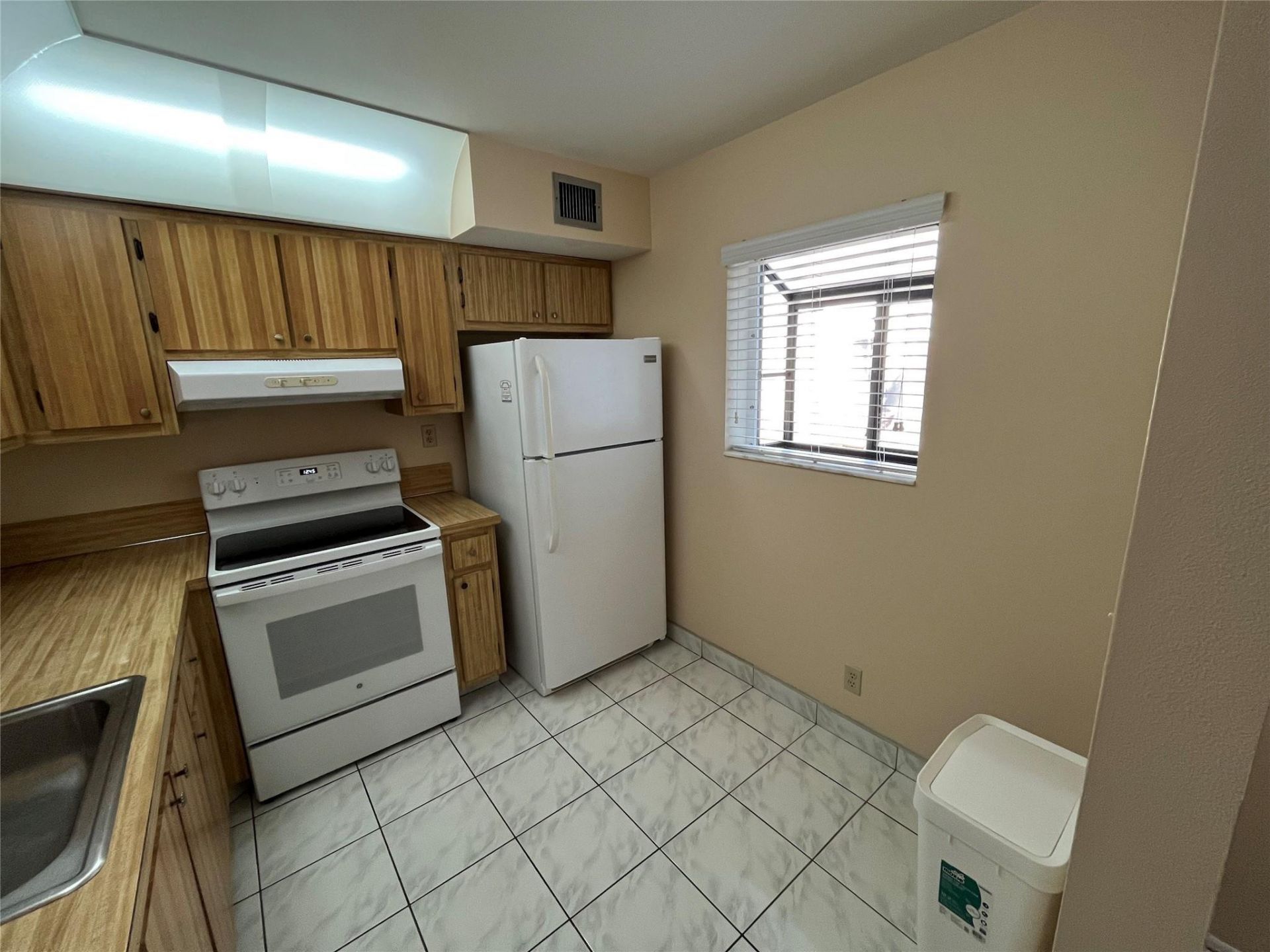 407 Gardens Drive, Unit 203, Pompano Beach, FL 33069 Photo