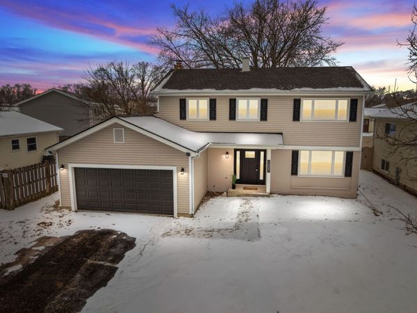 1021 Foxworth Boulevard, Lombard, IL 60148