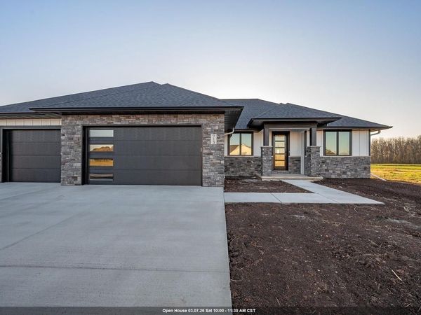 713 ROYAL ST PATS DRIVE, Wrightstown, WI 54180