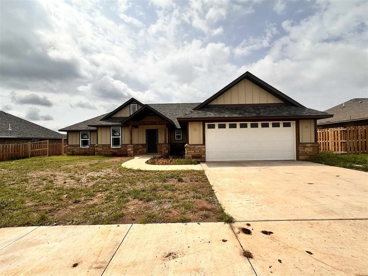 407 Bobwhite Rd, Geronimo, OK 73543 Main Photo