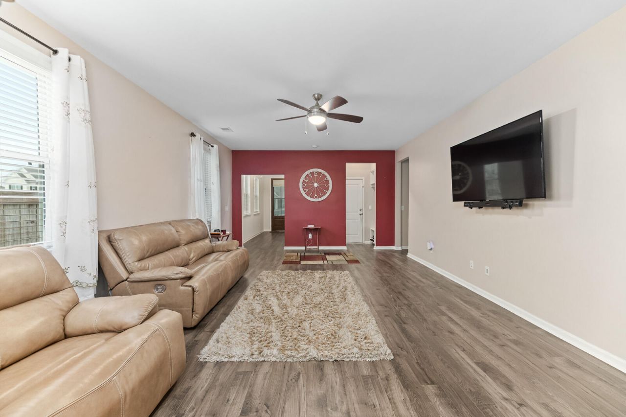 677 Black Pine Road Photo 7