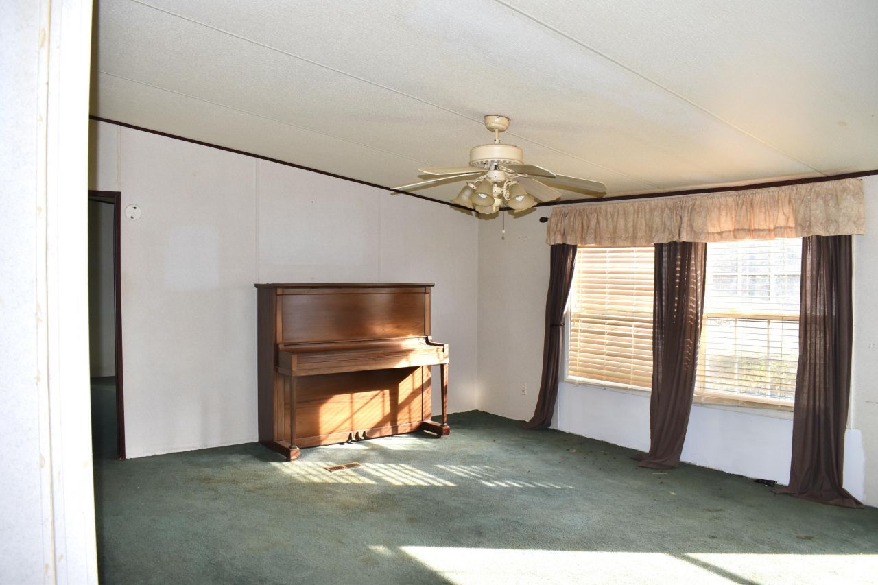 1646 Wells Road Photo 10