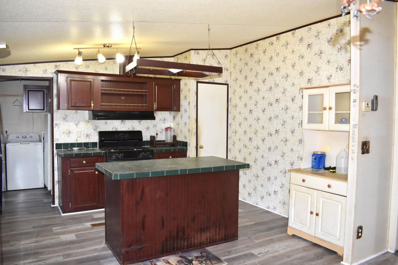 1646 Wells Road Photo 14