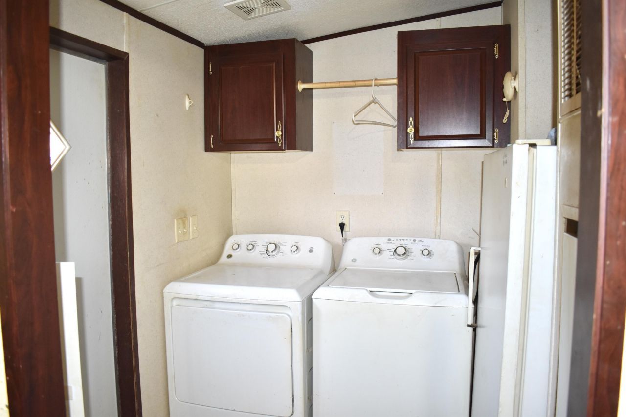 1646 Wells Road Photo 19