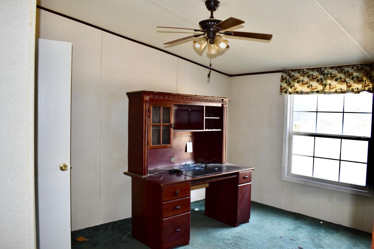 1646 Wells Road Photo 21