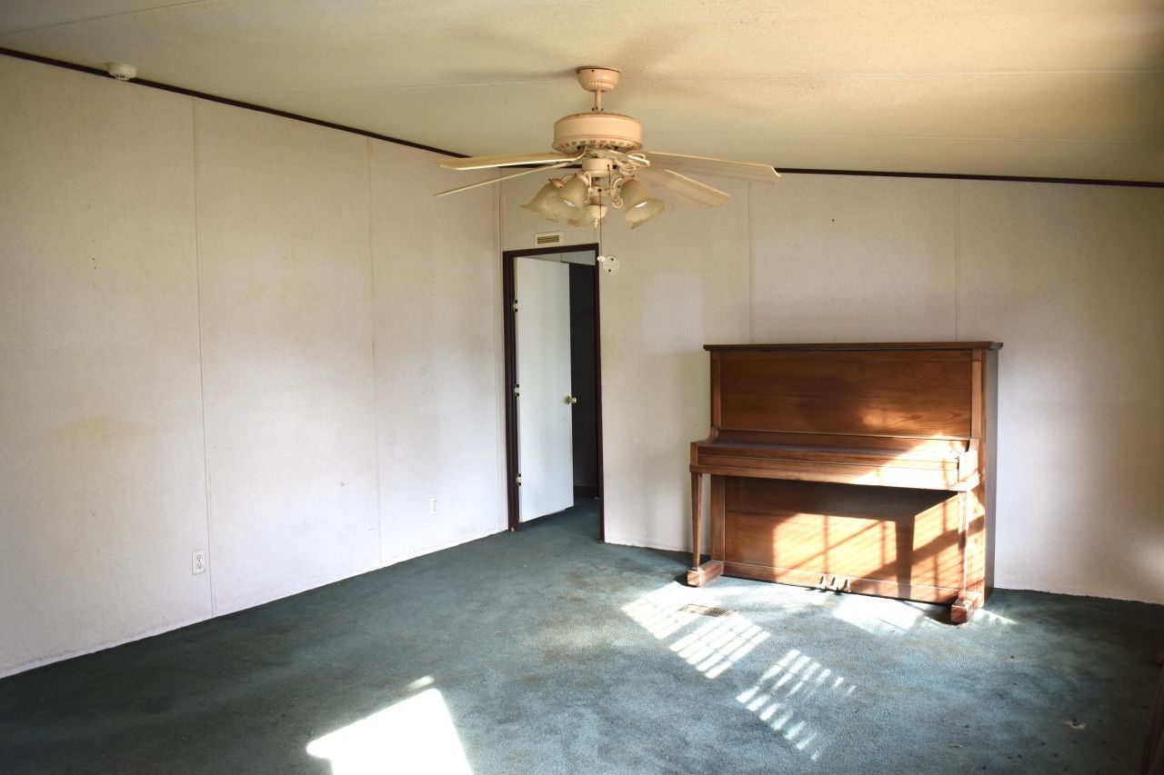 1646 Wells Road Photo 9