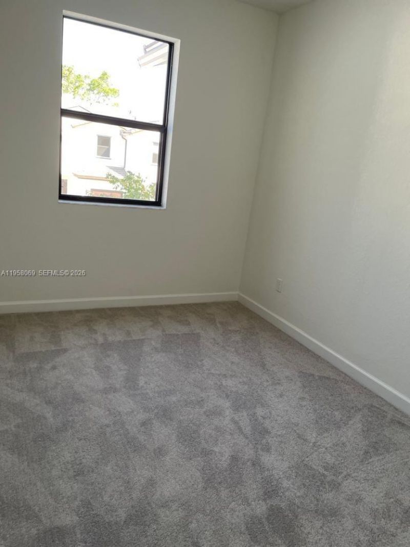 212 SW 159th Ter, Pembroke Pines, FL 33027 Photo