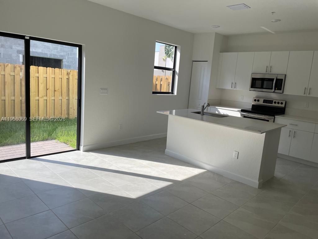 212 SW 159th Ter, Pembroke Pines, FL 33027 Photo