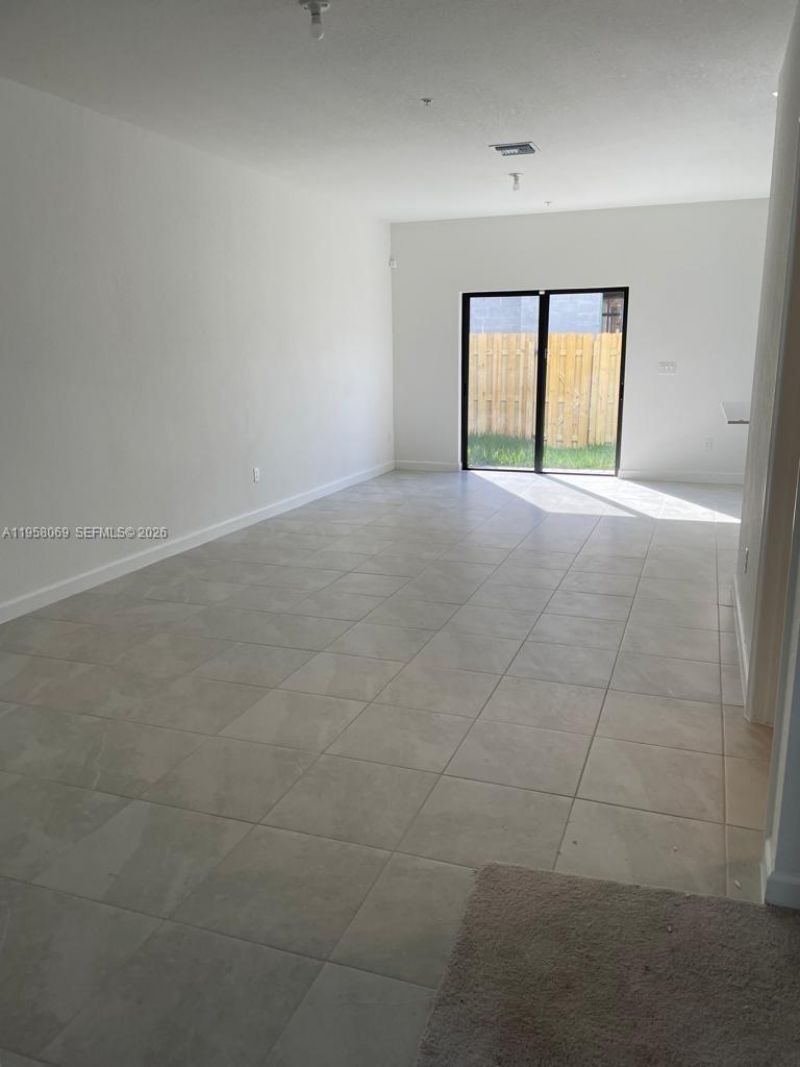 212 SW 159th Ter, Pembroke Pines, FL 33027 Photo